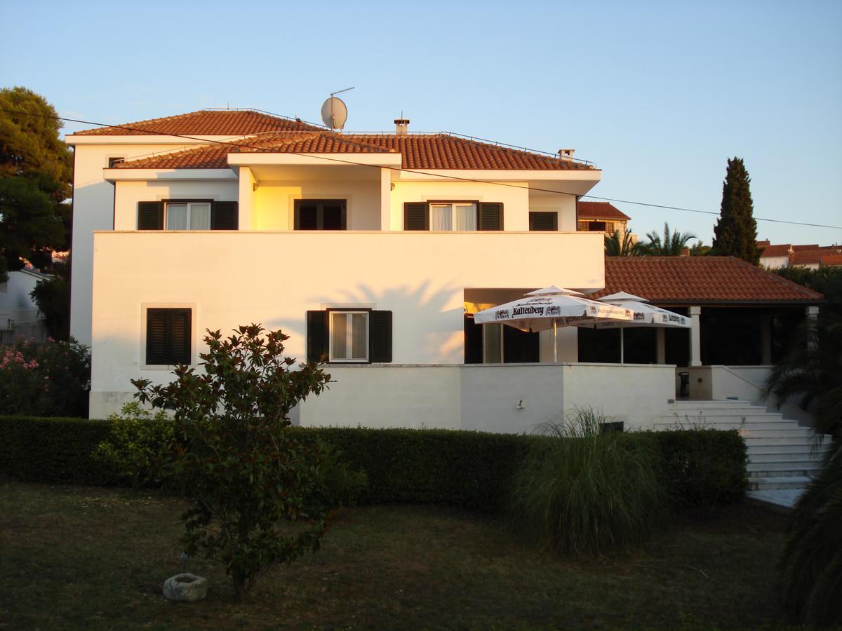 Villa Bunta Sutivan Exterior foto